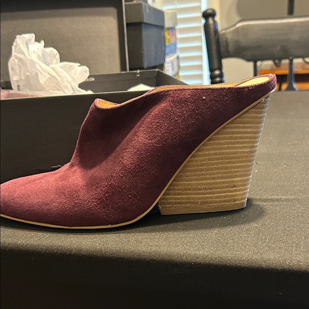 Steve Madden Burgundy Suede Wedge Mules